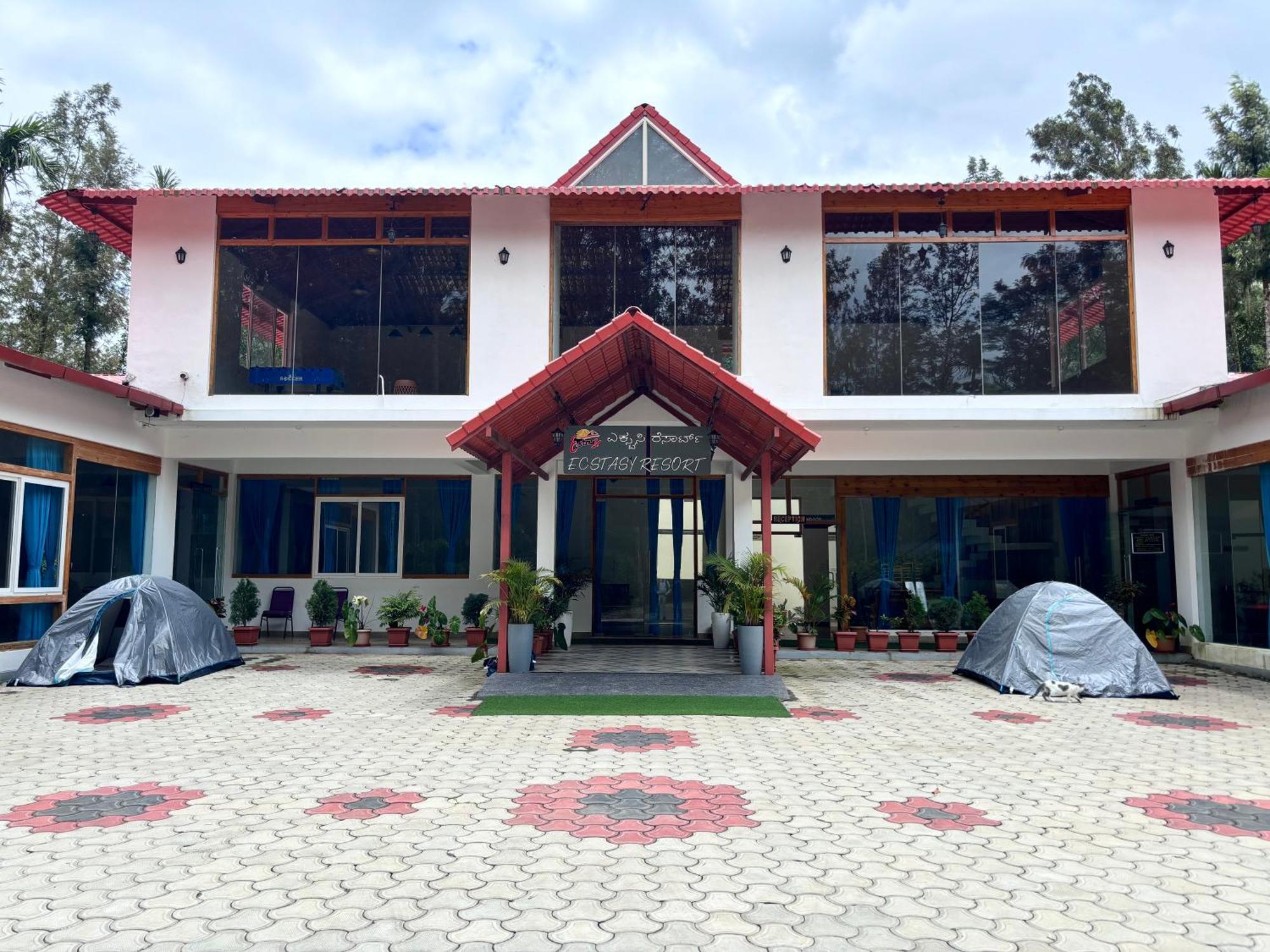 Ecstasy Tent Stay With Swimming Pool & Common Washroom Chikmagalūr Exterior foto
